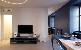 Casa Da Gio', Incantevole, Nel Cuore Di Alba, Con Posto Auto Gratuito.